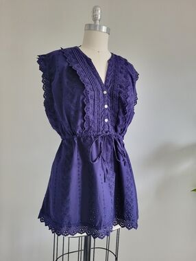 CHAPS DENIM purple blue eyelet button-front sleeveless top with scalloped detail